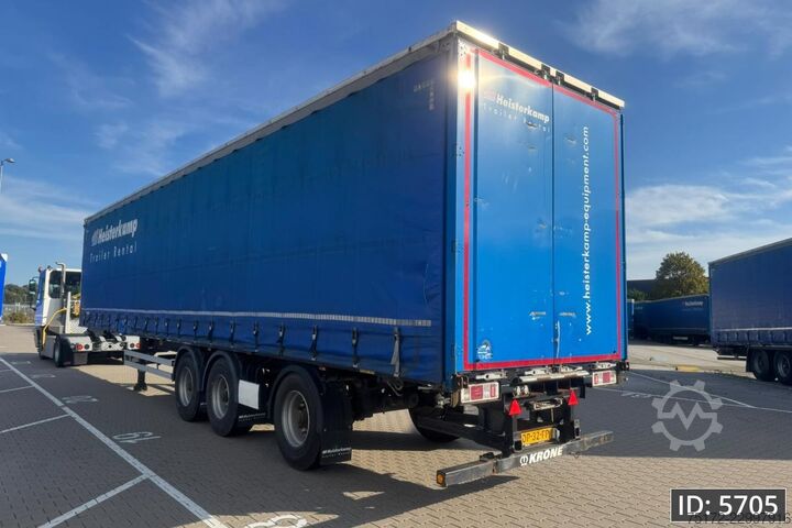 Krone SD / Gestuurde as / Liftas / Aangebouwde meeneemheftruck / Trommelremmen Krone SD / Steering axle / Lift axle / Mounted forkli...