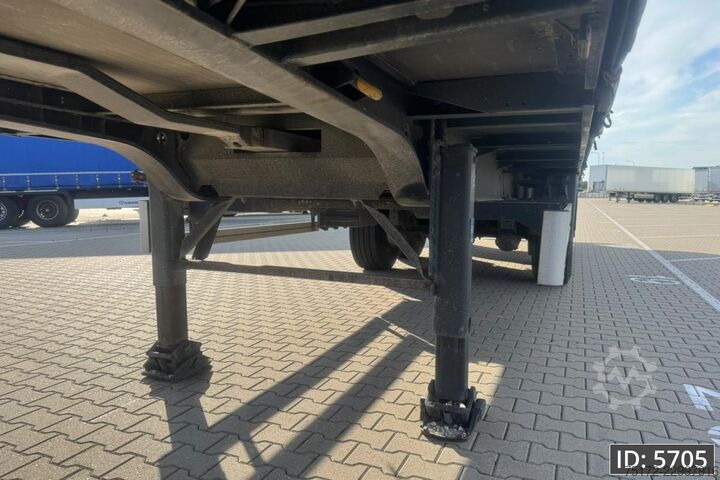 Krone SD / Gestuurde as / Liftas / Aangebouwde meeneemheftruck / Trommelremmen Krone SD / Steering axle / Lift axle / Mounted forkli...