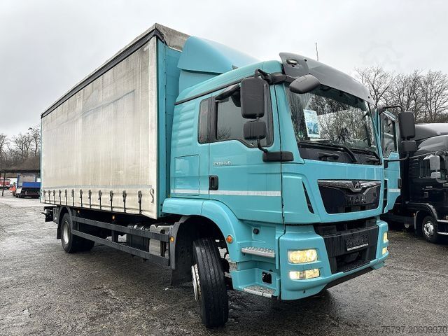 Valníkový nákladní automobil s plachtou MAN TGM 18.340