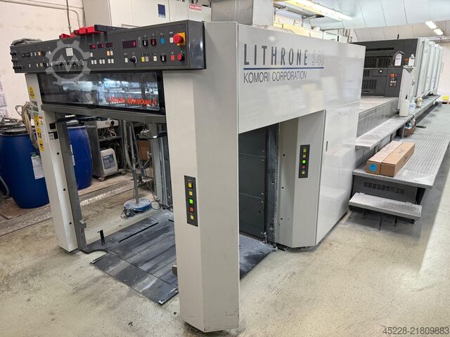 ARKFODET OFFSET-TRYKKEMASKINE Komori Lithrone LS 440 H-LX