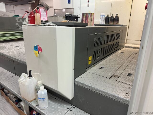 ARKFODET OFFSET-TRYKKEMASKINE Komori Lithrone LS 440 H-LX
