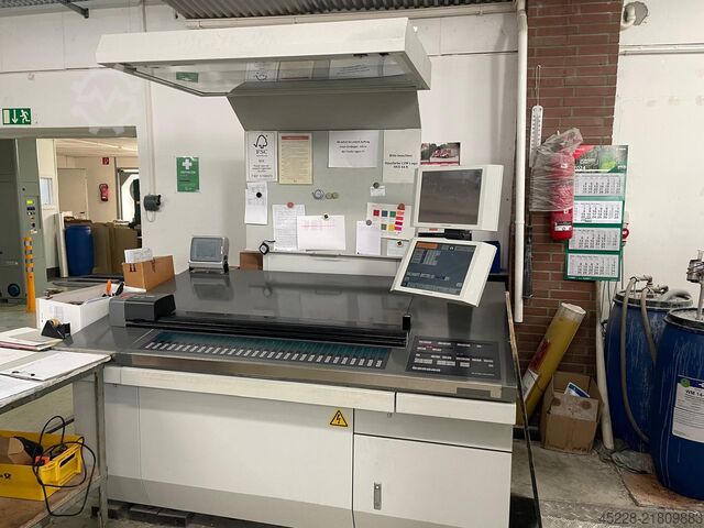 ARKFODET OFFSET-TRYKKEMASKINE Komori Lithrone LS 440 H-LX