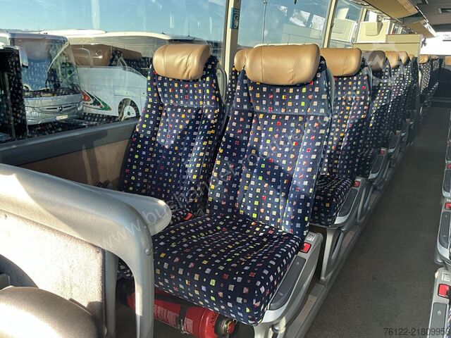 Távolsági autóbusz Setra S 517