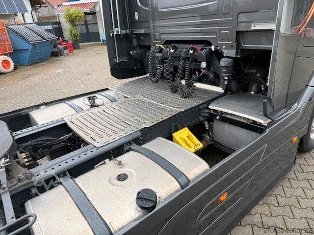 Trattore stradale standard DAF XG+ 530 NGD ACC+Intarder+ALU+Leder+2Tanks+TOP
