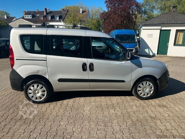 Kleinbus OPEL Combo 70kw * 5-Sitze * Klima * 107016 km * PDC