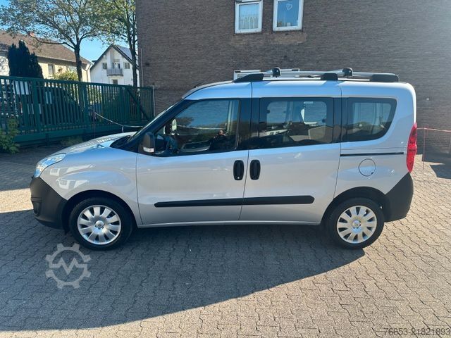 Kleinbus OPEL Combo 70kw * 5-Sitze * Klima * 107016 km * PDC