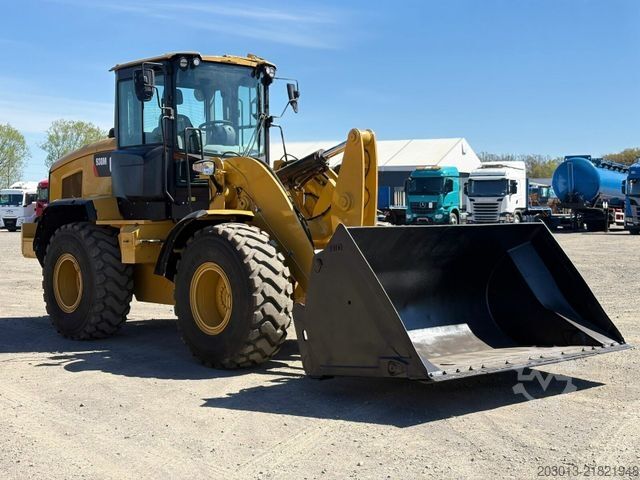 Kerekes rakodó CATERPILLAR 930M Radlader mit Schaufel 2.090 BTH