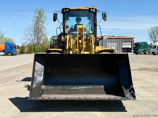 Kerekes rakodó CATERPILLAR 930M Radlader mit Schaufel 2.090 BTH