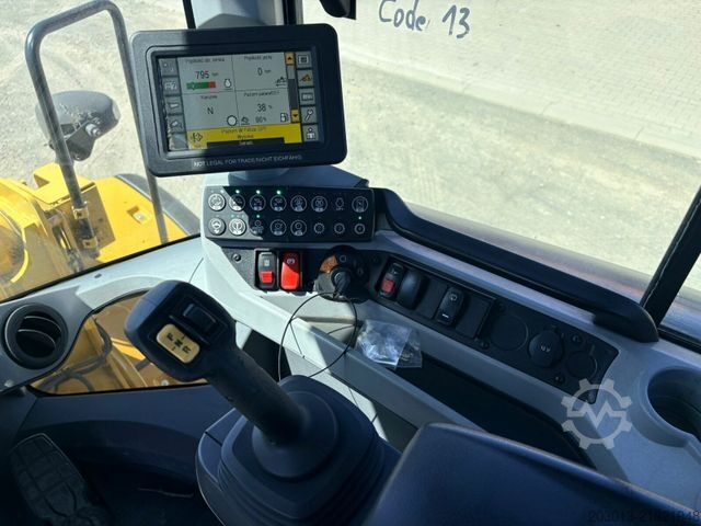 Kerekes rakodó CATERPILLAR 930M Radlader mit Schaufel 2.090 BTH