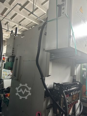 Spuitgietmachine Arburg 680CB 400-170 / Vertikal