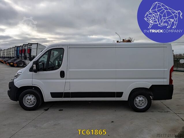 Fourgon tôlé Opel Movano 140 cv l2h1 sms