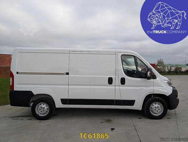 Fourgon tôlé Opel Movano 140 cv l2h1 sms