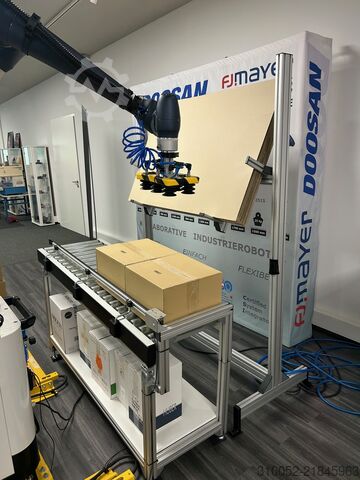 Cobot paletizační systém FJ Mayer HYDRA cobot palletizer Vorführmaschine