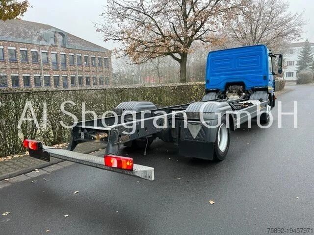 Fahrgestell mit Fahrerhaus Mercedes-Benz Atego 1318 4x2 / Euro 6 / Schaltung 1218