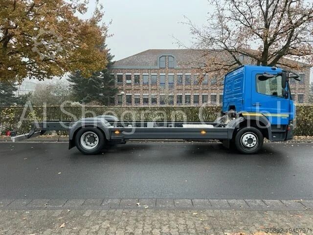 Fahrgestell mit Fahrerhaus Mercedes-Benz Atego 1318 4x2 / Euro 6 / Schaltung 1218