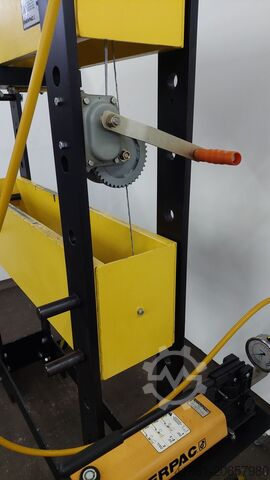 Presse d'atelier hydraulique manuelle ENERPAC XLP 506-P 802