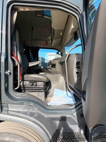 Standard nyergesvontató VOLVO FM 430 Light 6,7 t., Kipphydraulik, MIETEN?