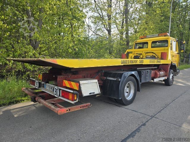 Odtahové vozidlo RENAULT M200 Abschleppwagen