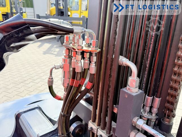 Empilhadeira multidirecional Combilift C3000ET TRIPLEX 5940 WIDE FORK POSITIONE