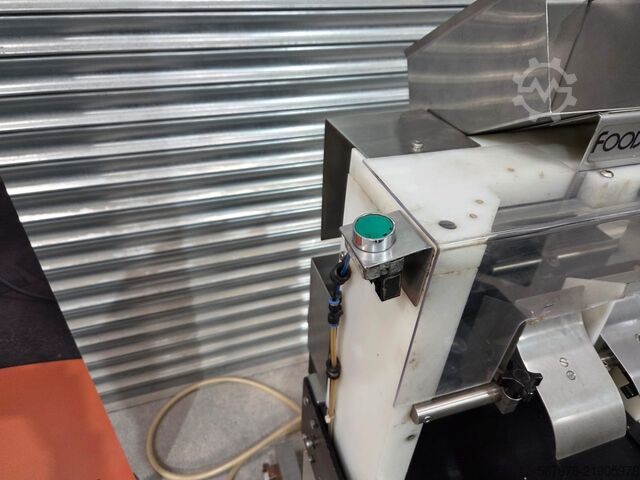 Affettatrice per torte rotonde Foodtools Inc. CS-4AC-CE Round Cake Slicer