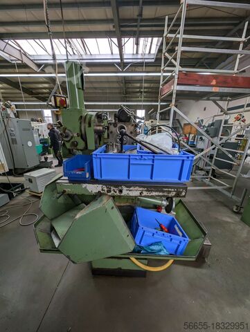 Fresadora de 3 eixos convencional HERMLE UWF 801 Aktiv