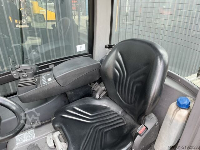Elektrikli 3 tekerlekli forklift Jungheinrich EFG220