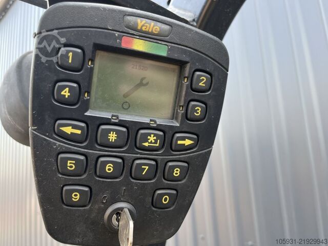 Elektrikli 4 tekerlekli forklift Yale ERP25VL