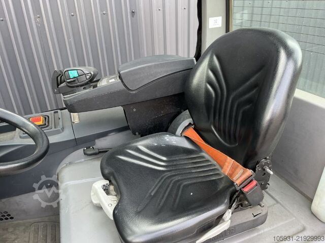 Elektrikli 4 tekerlekli forklift Jungheinrich EFG430ks
