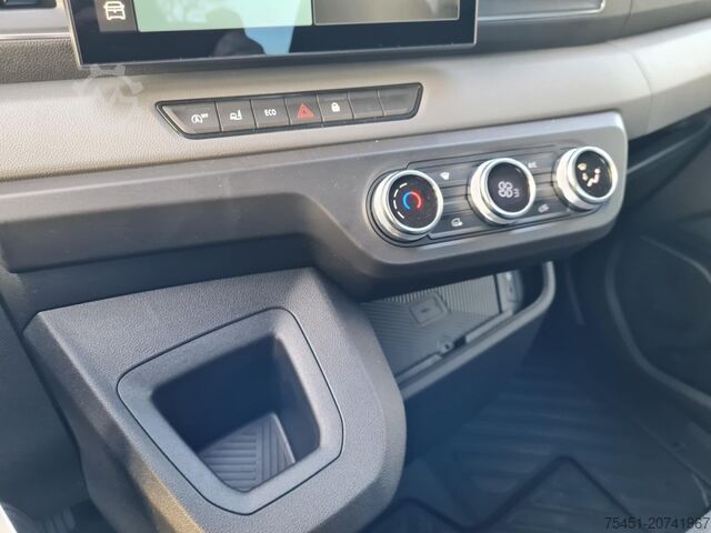 Car carrier van Renault Master 35 Autotransporter SEILW. AHK Automatik