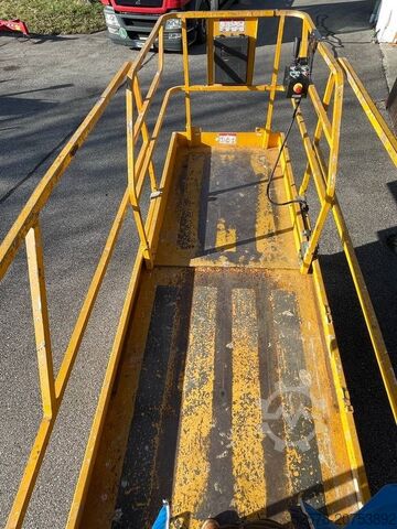 Schaarlift Haulotte Compact 12