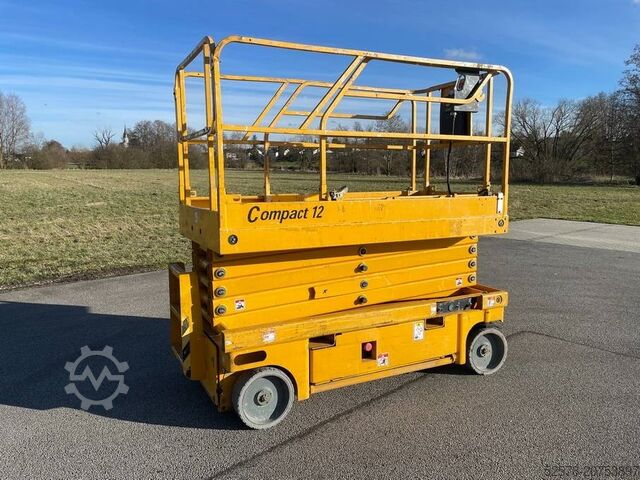 Schaarlift Haulotte Compact 12