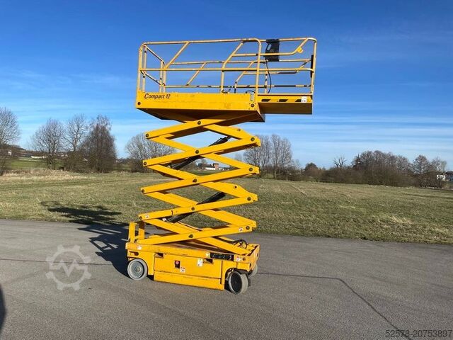 Schaarlift Haulotte Compact 12