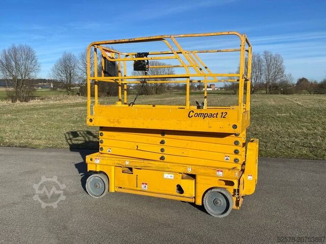 Schaarlift Haulotte Compact 12