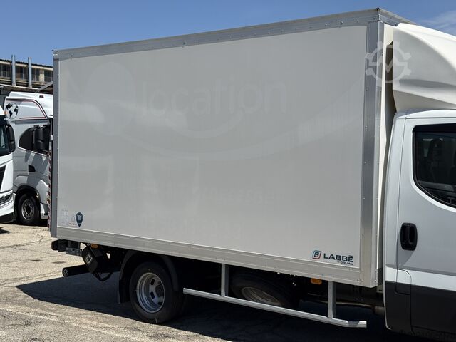 Fourgon tôlé Iveco daily 35-160