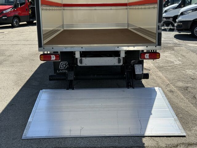 Fourgon tôlé Iveco daily 35-160