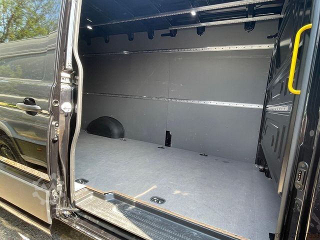 Βαν με ψηλή οροφή VOLKSWAGEN Crafter 35 L4H3 AHK RFK oh. Schäden