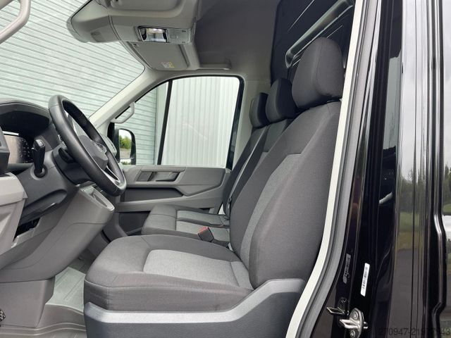 Dubă cu acoperiș înalt VOLKSWAGEN Crafter 35 L4H3 NAVI AHK RFK oh. Schäden