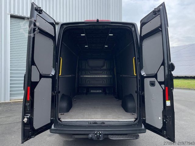 Dubă cu acoperiș înalt VOLKSWAGEN Crafter 35 L4H3 NAVI AHK RFK oh. Schäden
