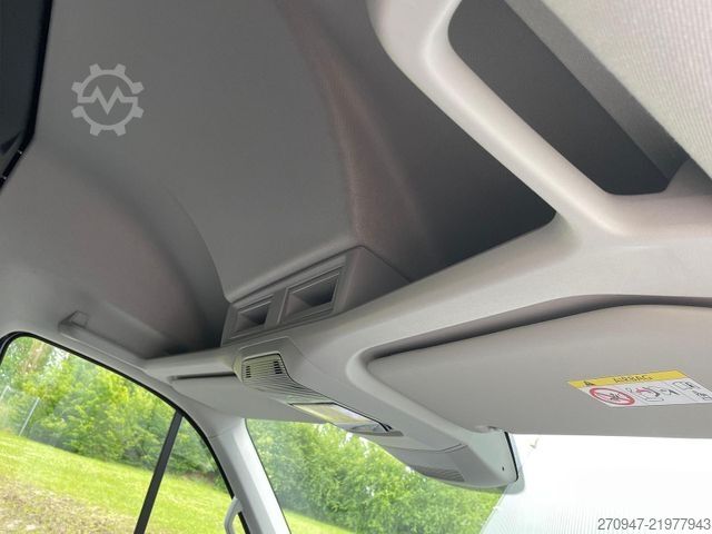 Dubă cu acoperiș înalt VOLKSWAGEN Crafter 35 L4H3 NAVI AHK RFK oh. Schäden