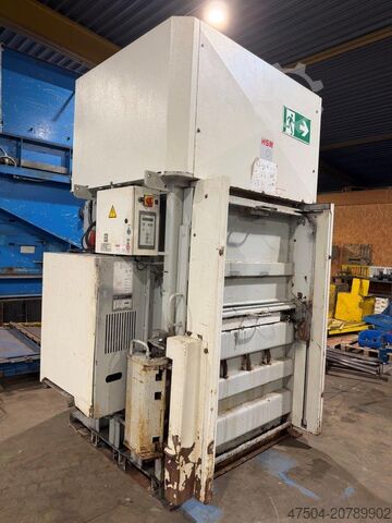 Vertical baler HSM VL 600