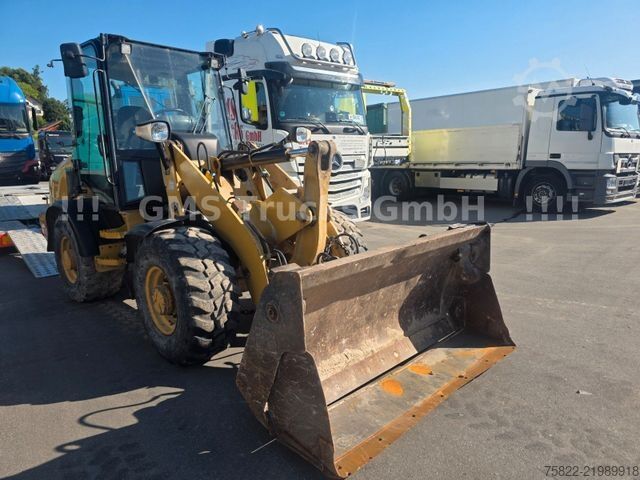 Kerekes rakodó CATERPILLAR 907 H / SW + Schaufel / Motorschaden