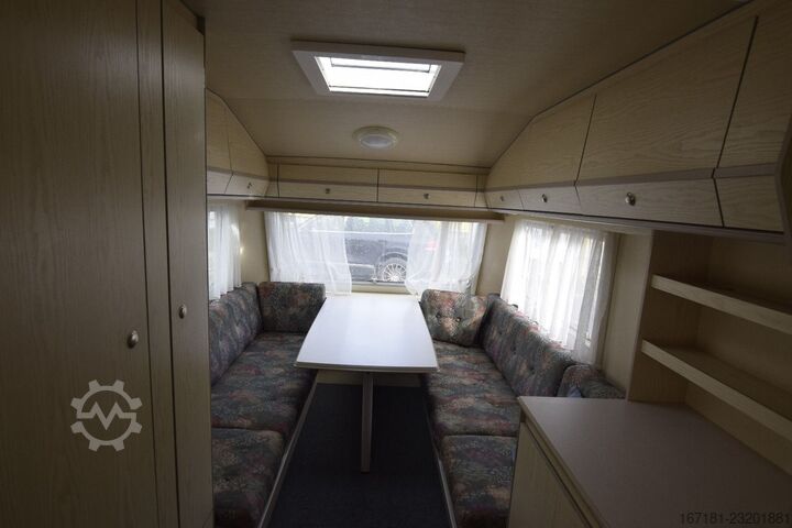Caravana AVENTO 420 TLH Exclusief mit Vorzelt