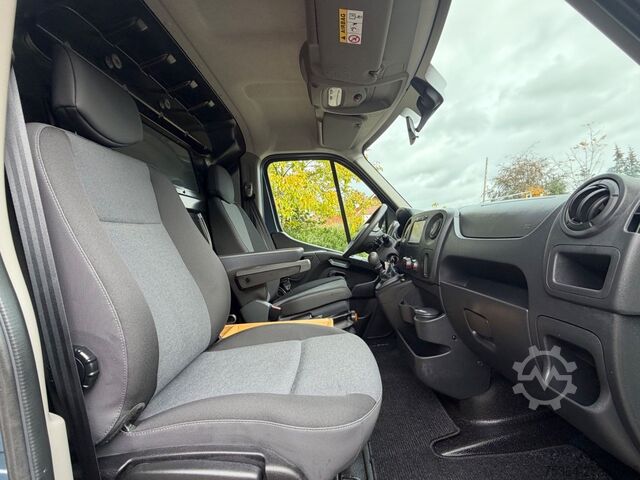 Minibus RENAULT Master 2.3 Dci Kasten L3H2 9.000 km Wie Neu!!!