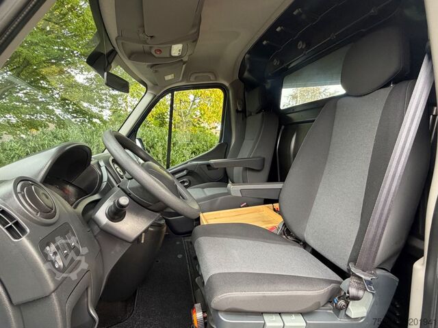 Bestelwagen RENAULT Master 2,3 Dci Kasten L3H2 9.000 km Wie Neu!!