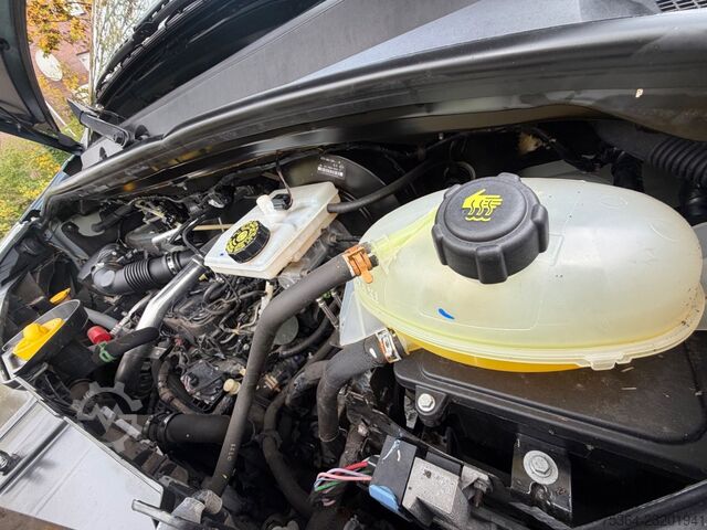 Bestelwagen RENAULT Master 2,3 Dci Kasten L3H2 9.000 km Wie Neu!!