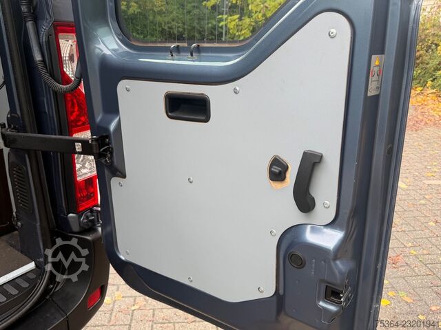 Bestelwagen RENAULT Master 2,3 Dci Kasten L3H2 9.000 km Wie Neu!!