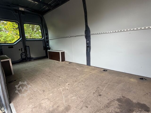 Bestelwagen RENAULT Master 2,3 Dci Kasten L3H2 9.000 km Wie Neu!!