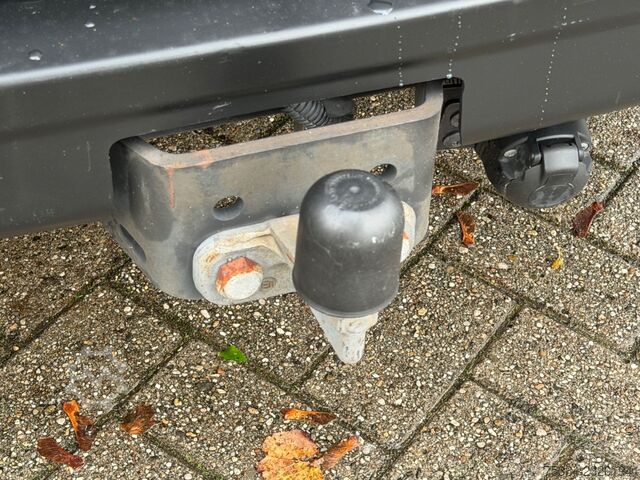 Bestelwagen RENAULT Master 2,3 Dci Kasten L3H2 9.000 km Wie Neu!!