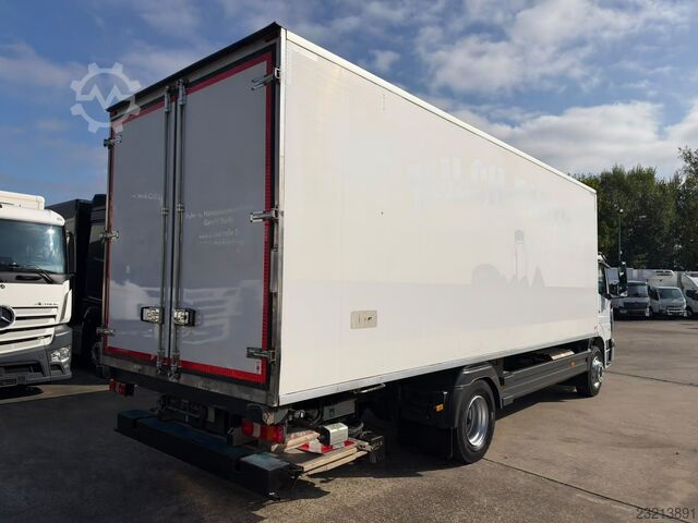 Caminhão frigorífico MERCEDES-BENZ ATEGO 1527 L Kühlkoffer 7,10 m LBW 1,5 T*THERMO