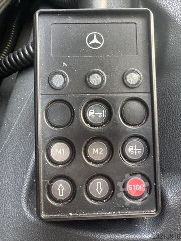 Camião de caixa fechada MERCEDES-BENZ Atego 1222 L 7m Koffer LBW 1.5t Klima
